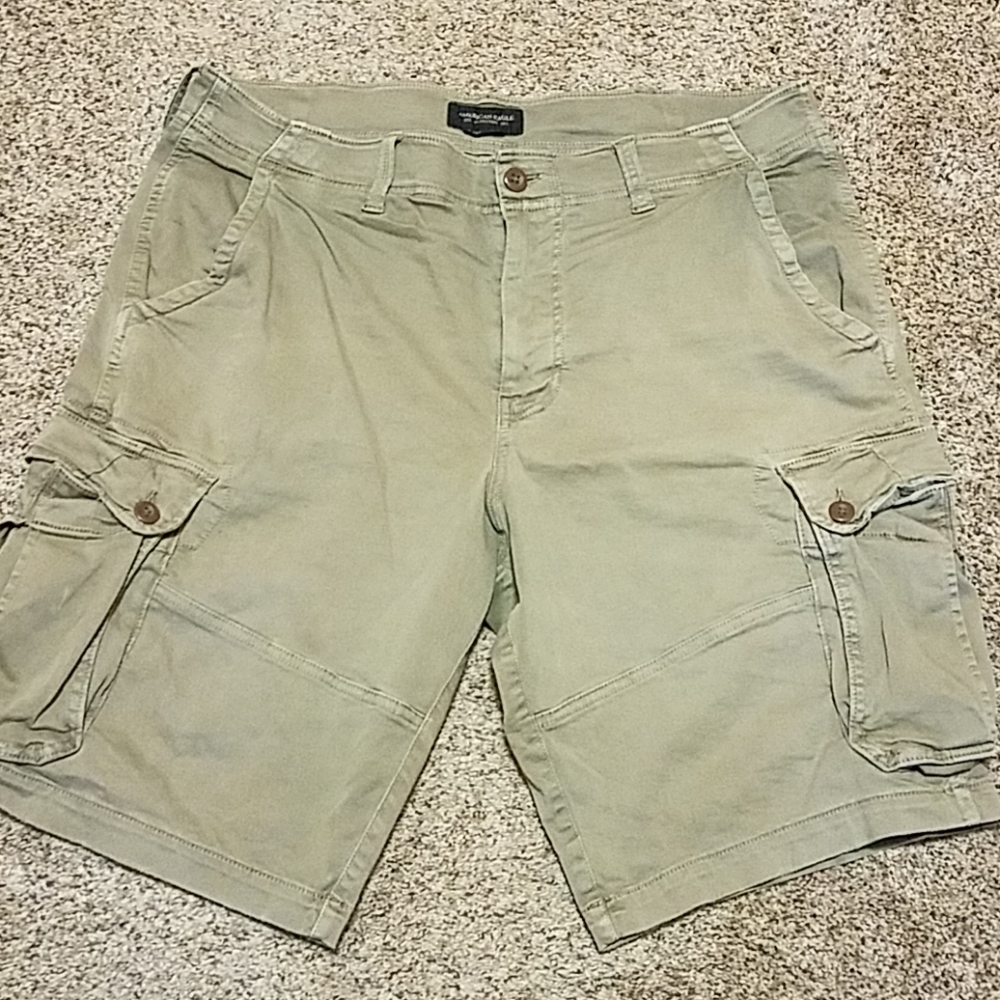 American Eagle cargo shorts